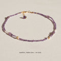 Collar amatista y piedra lunar fondo blanco