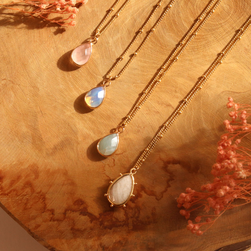 collares con piedras naturales