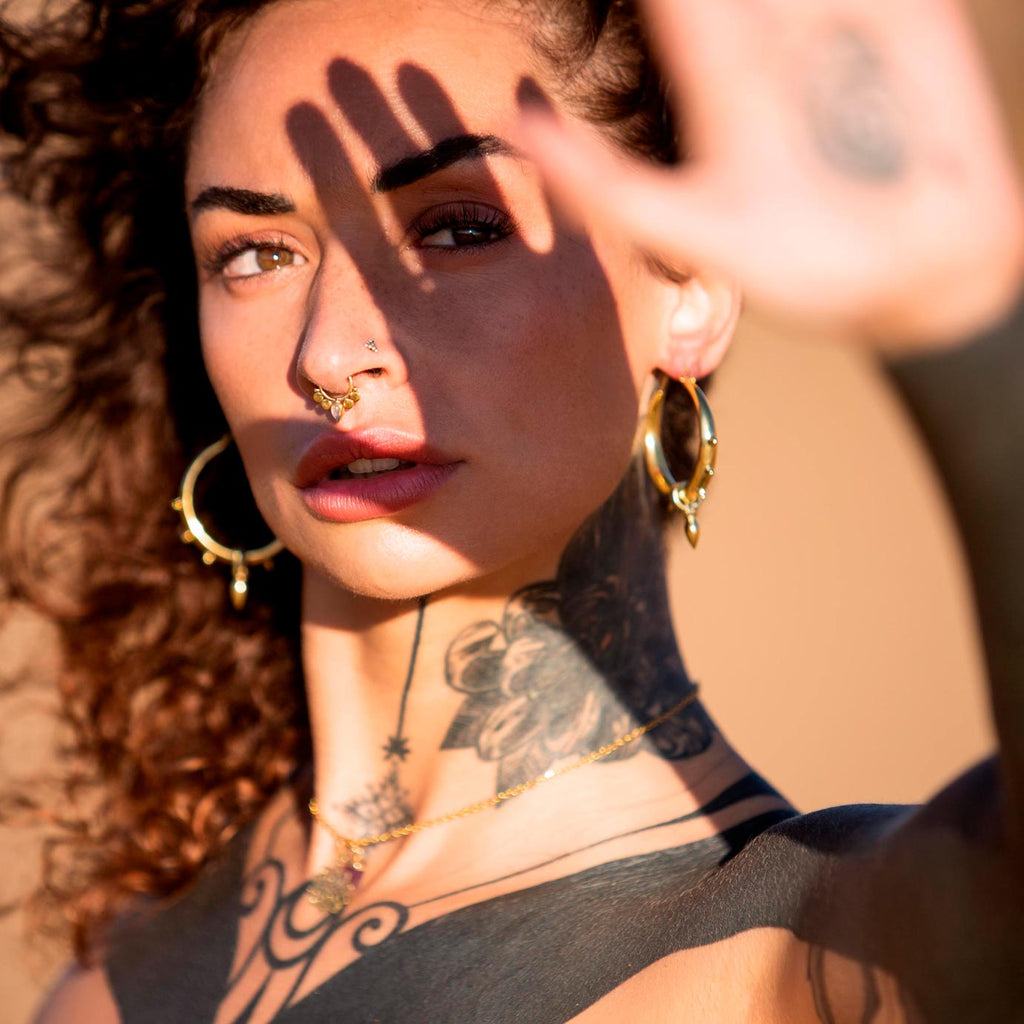 gaia septum piercing piedra lunar dorado