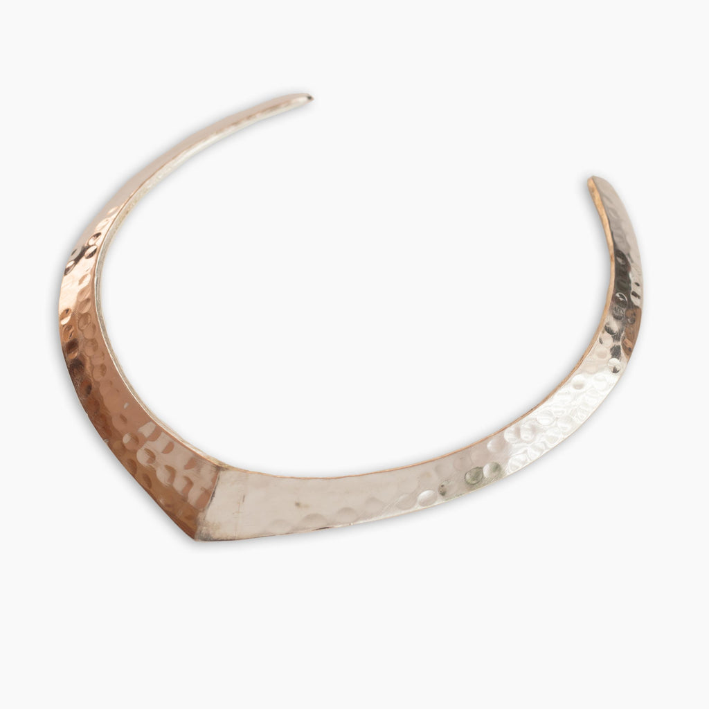 Gargantilla Sita fondo blanco