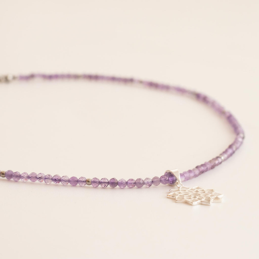 Collar Sahasrara amatista
