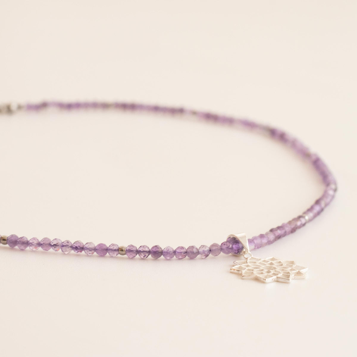 Collar Sahasrara amatista