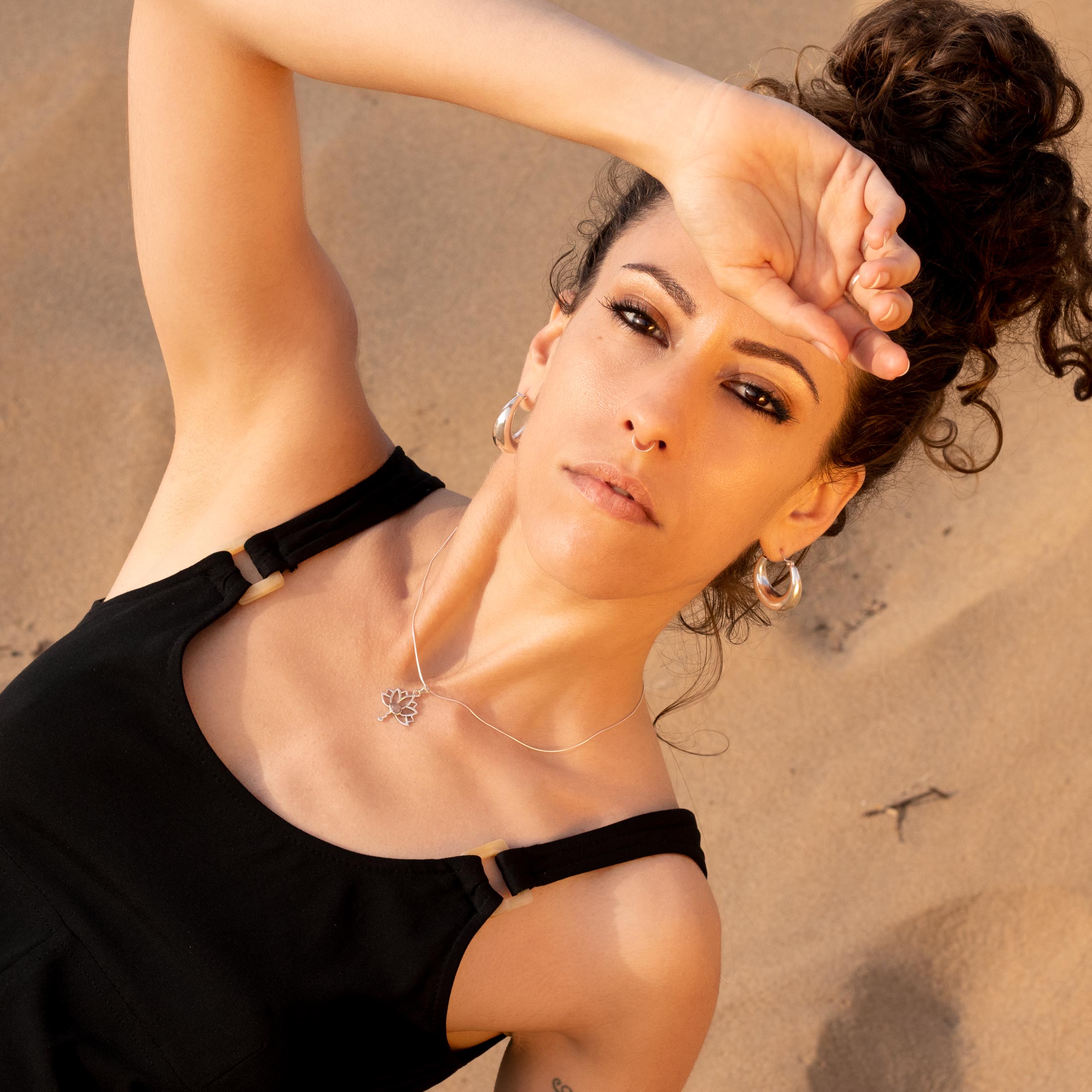 modelo con septum plata echo y pendientes mia S