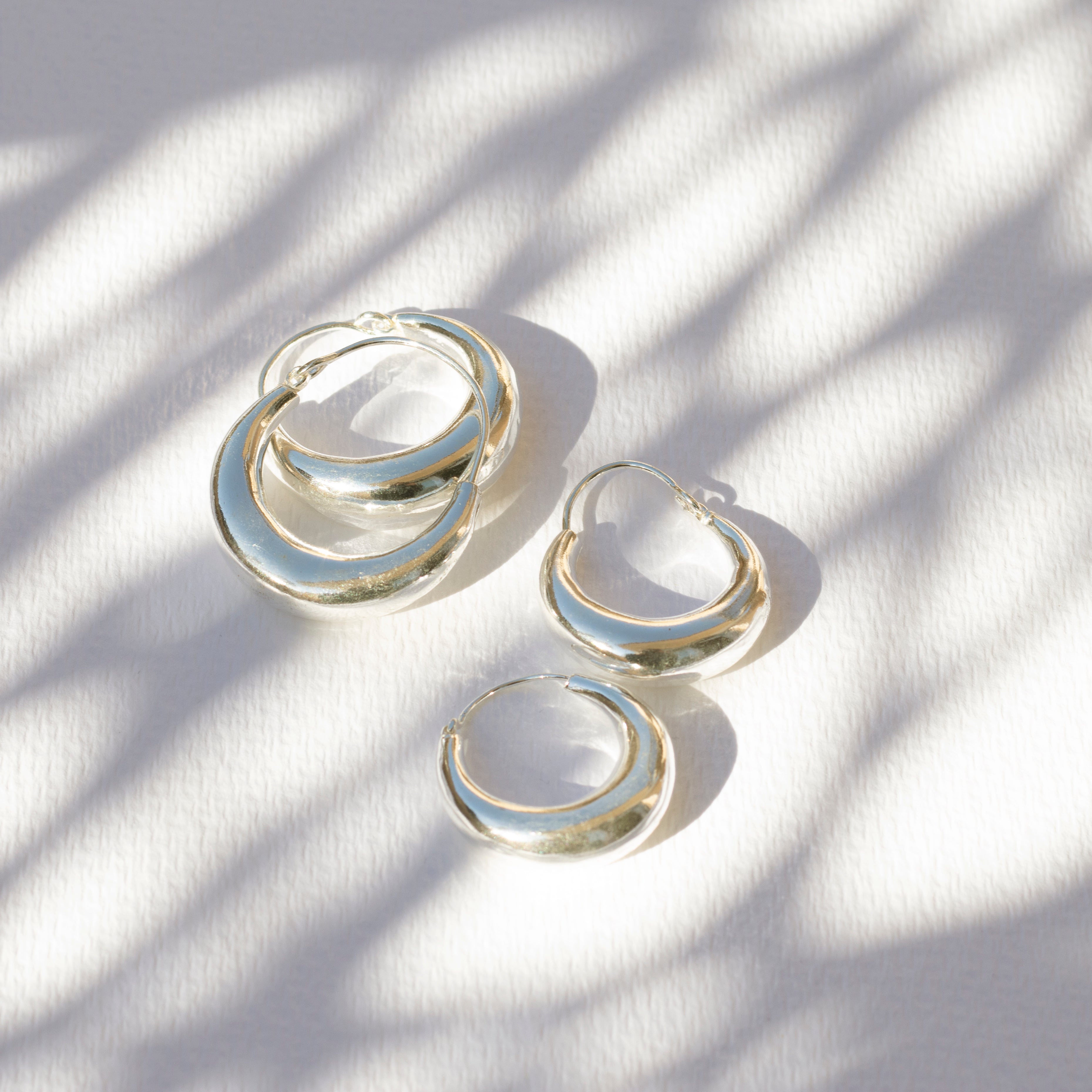 aros mia con fondo blanco