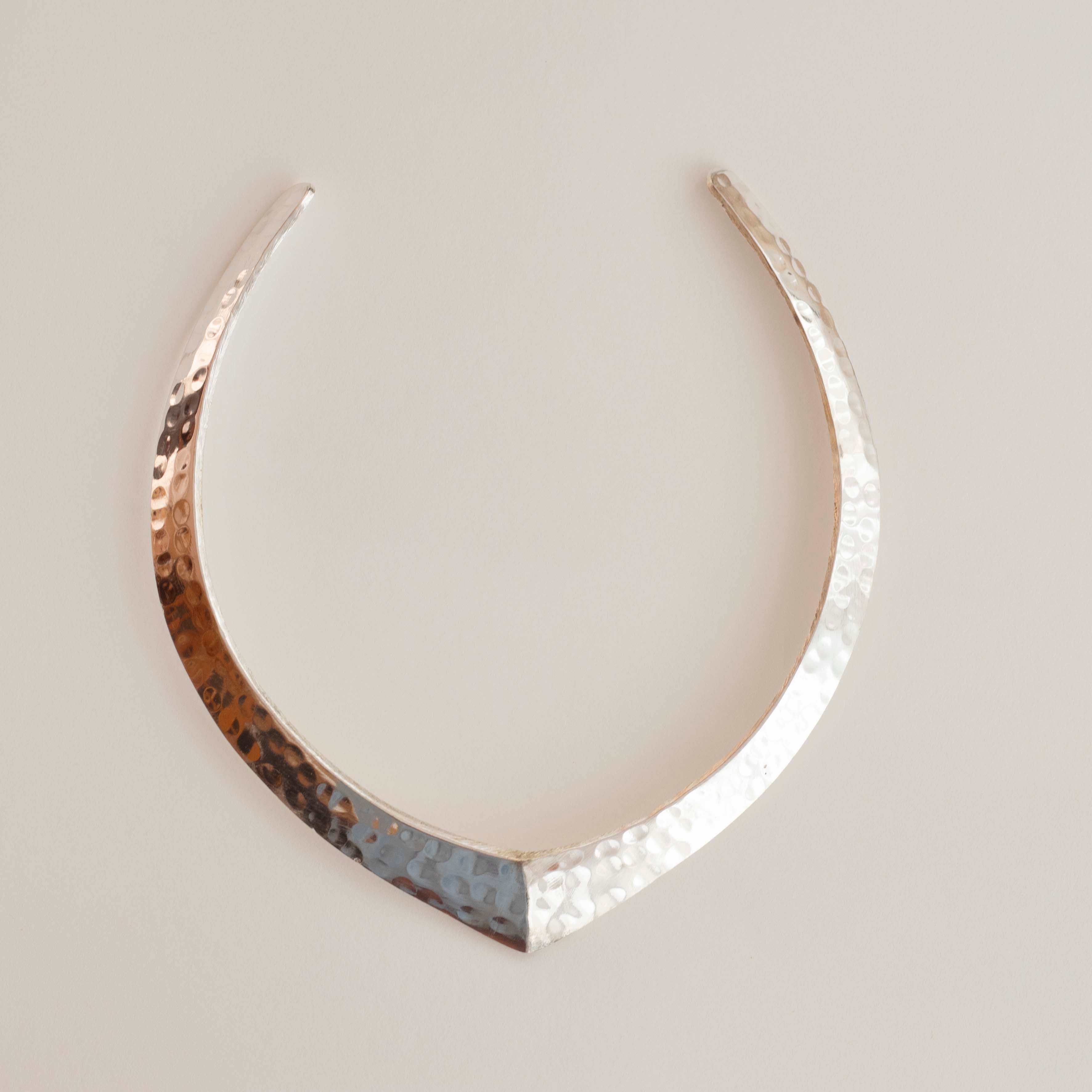 choker sita fondo blanco