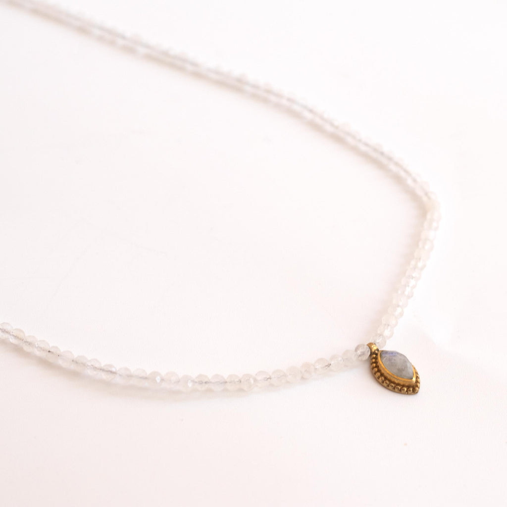 Gargantilla piedra lunar