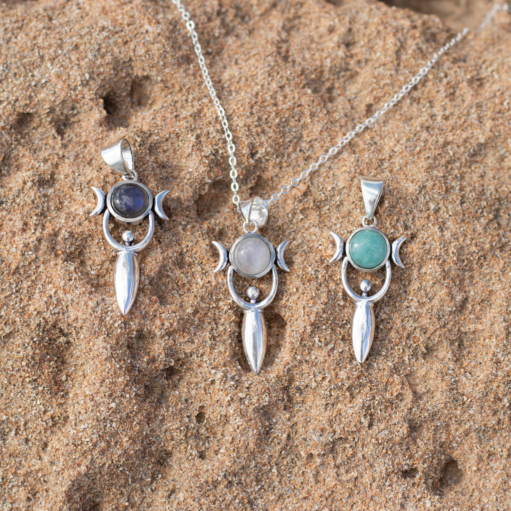 colgante chandra piedra lunar, amazonita y labradorita en pata