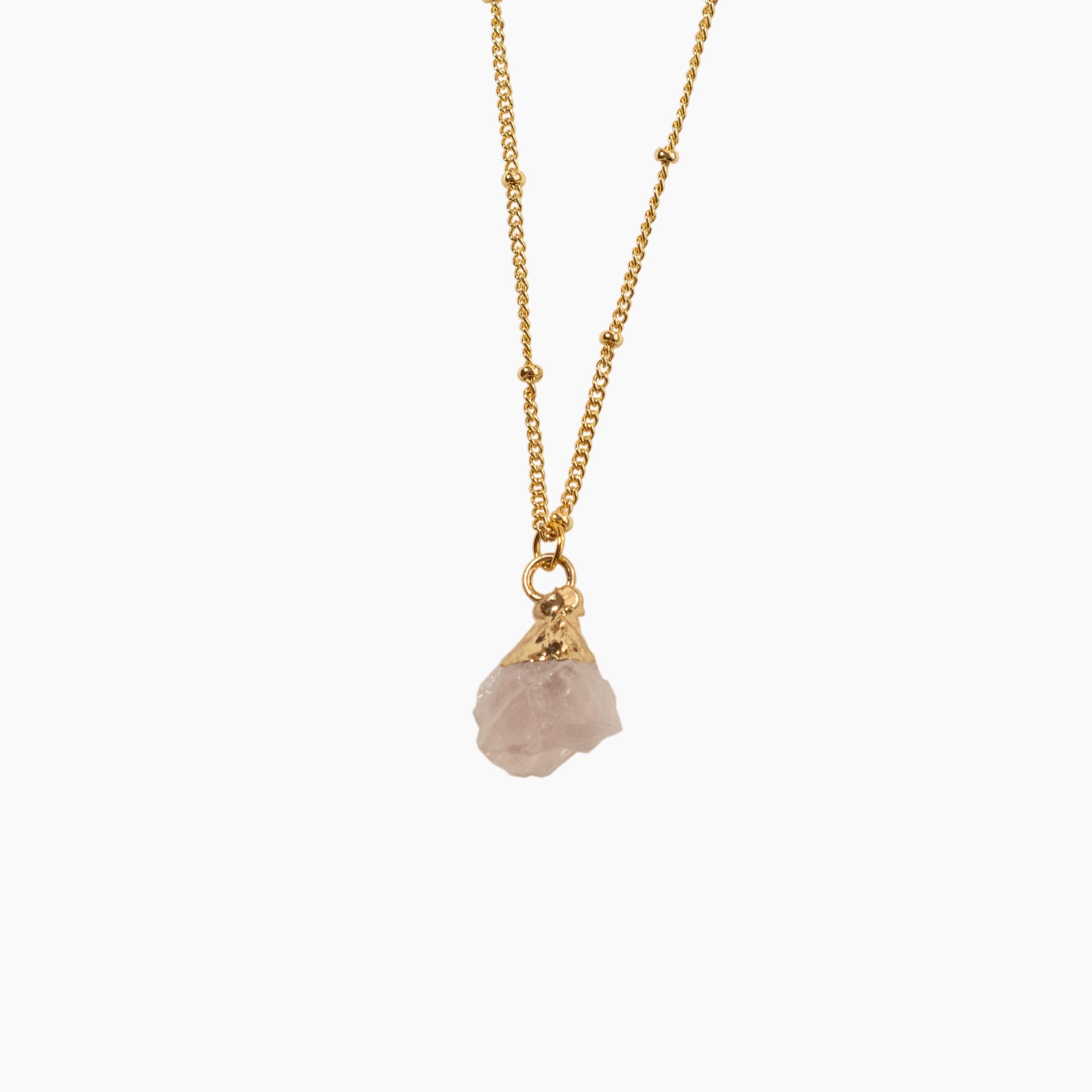 Collar cuarzo rosa fondo blanco