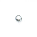 iris septum piercing plata fondo blanco