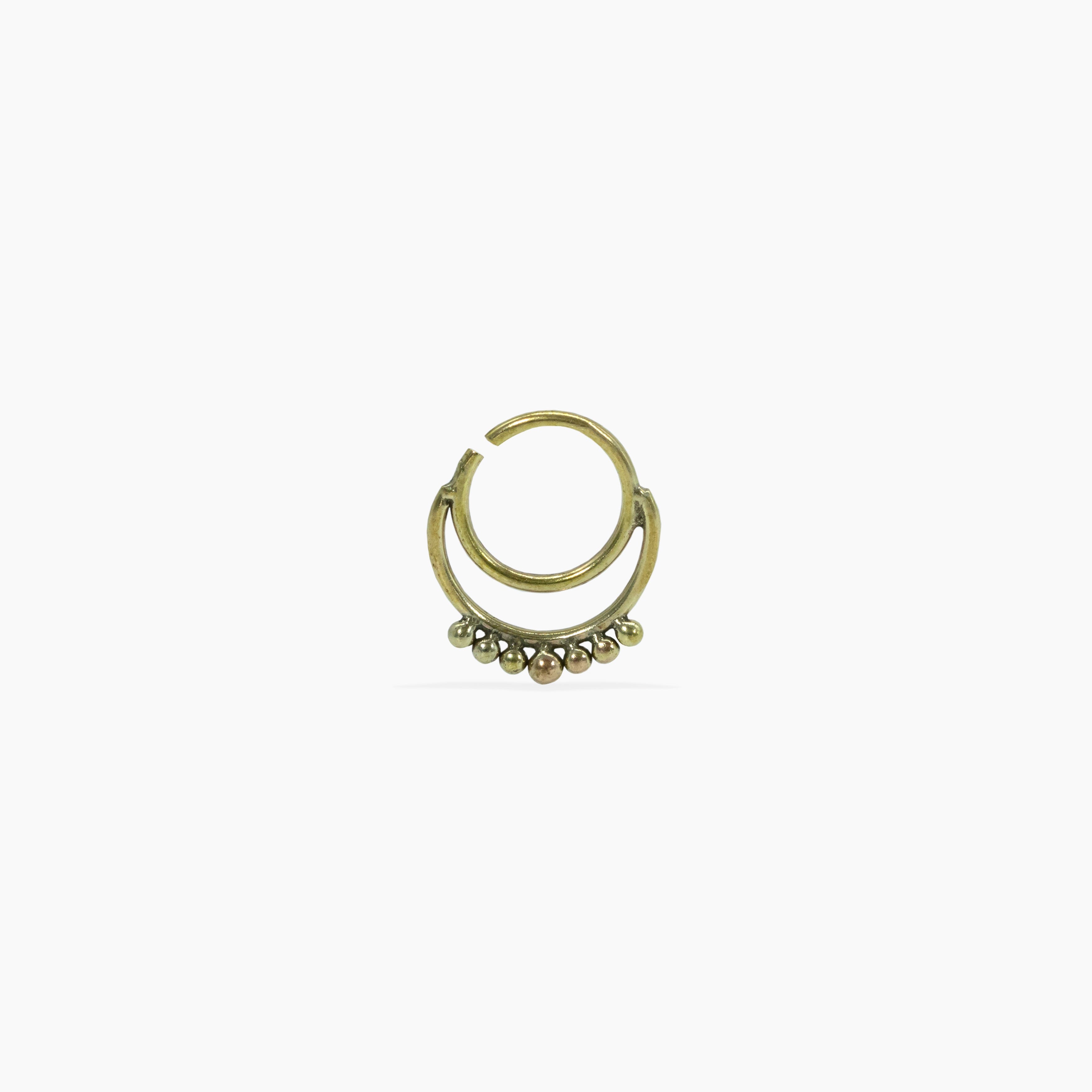 moon septum piercing oro fondo blanco