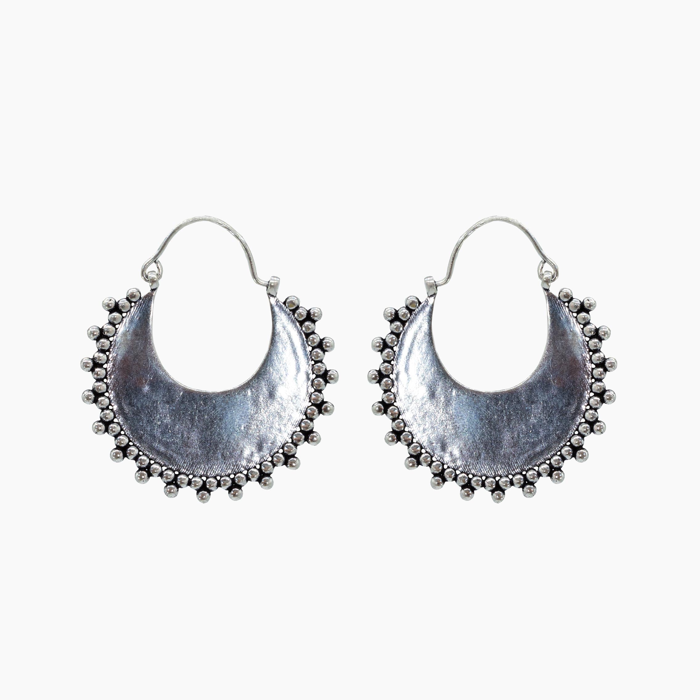 pendientes aro Nara plata fondo blanco