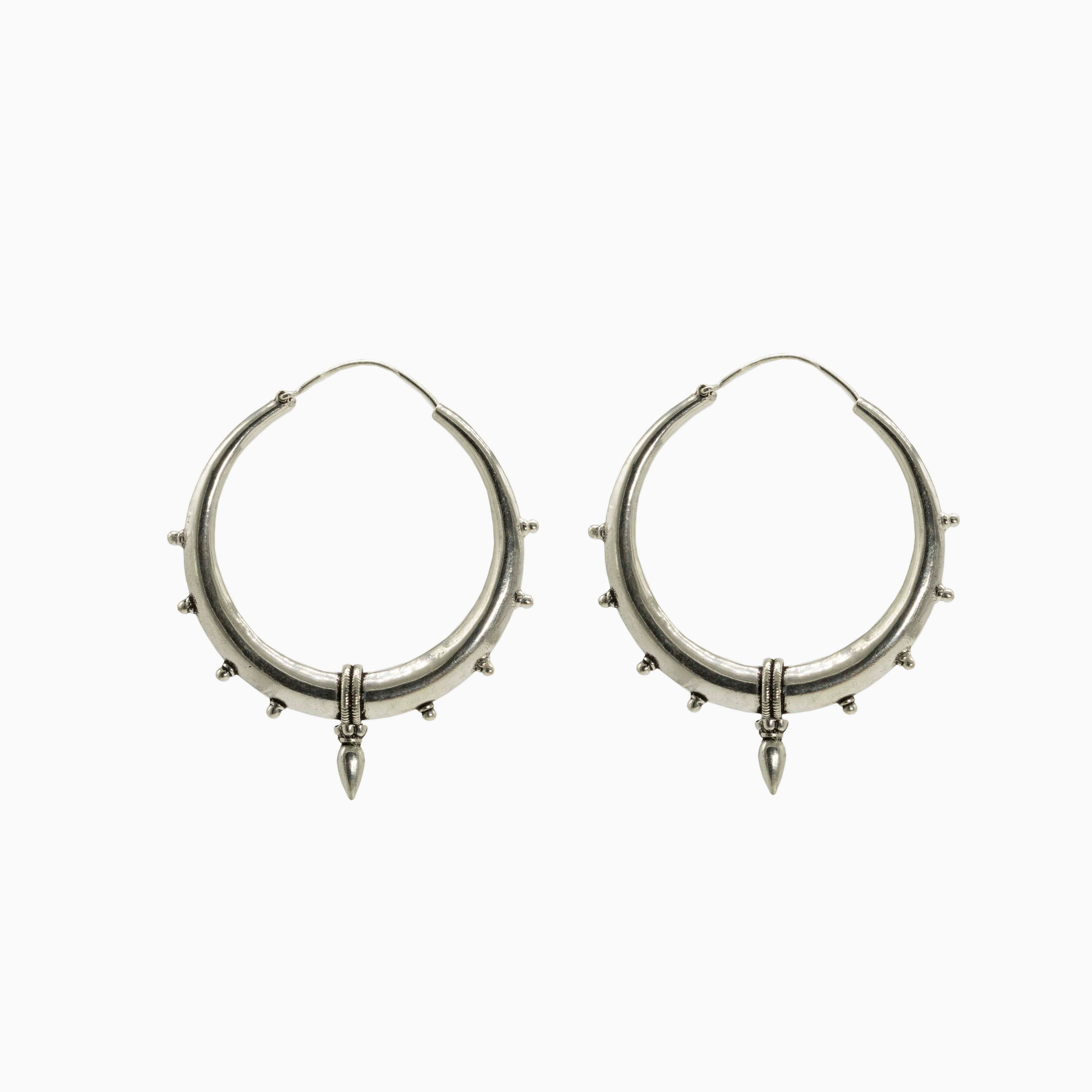 pendientes aro spike large fondo blanco